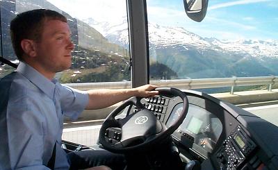 Jag kör över Grimsel-passet i Schweiz 2008-06-20
